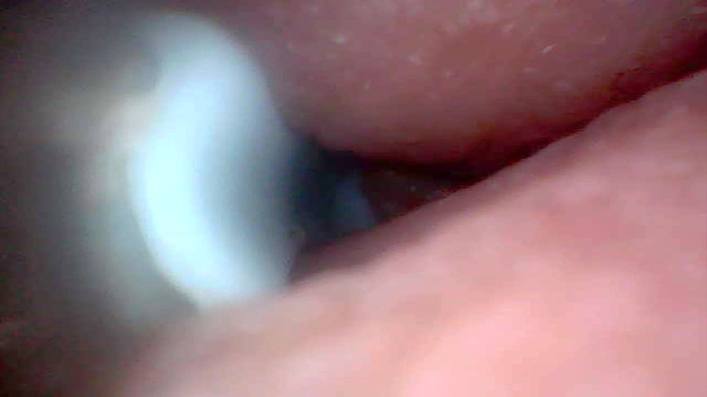 Twittiy: Hãy nhìn trộm vào âm hộ ngon ngọt của tôi cùng...