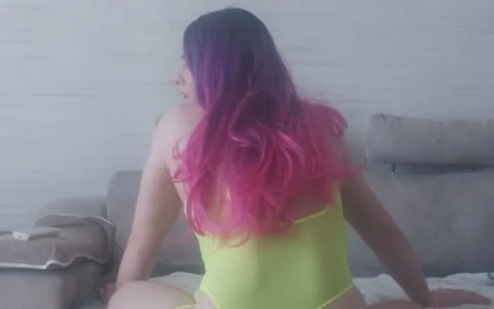 Annyfist: Sexy Green Body and New Big Dildo