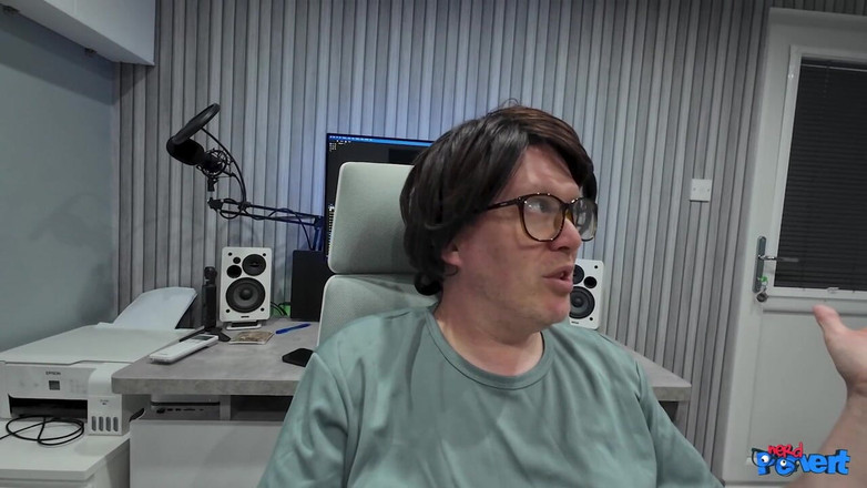 Nerd Pervert: Pixxie Peach - 用墨水喷出荡妇