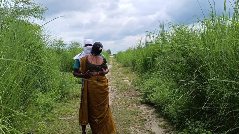 Asha Devi: 義理の兄は義理の妹を運河の真ん中に連れて行き、彼女の非常によくなりました