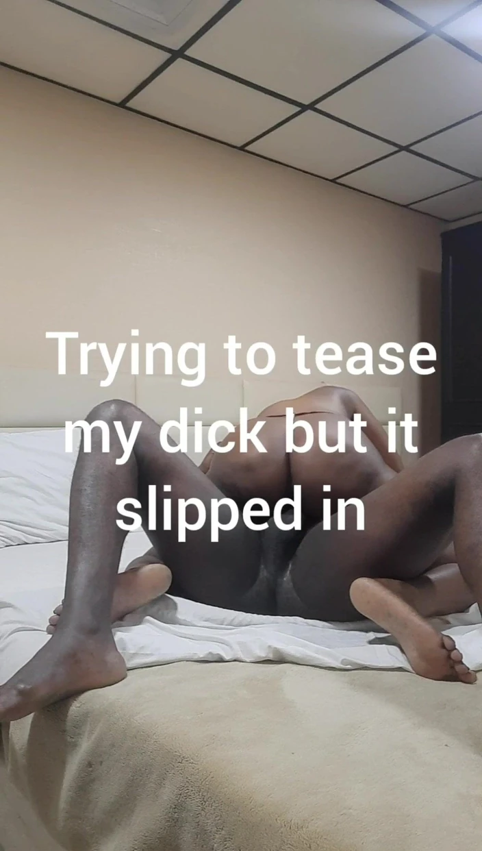 Ricky creampies in Dubai: Cewek itu pengen banget menggodaku tapi hal itu menyelinap masuk...