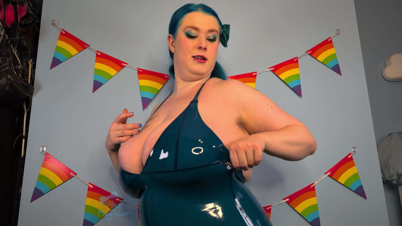 Alice_Mayflower_Scottish: Поклоняйся мне на мой день рождения и польский мой латекс - соло-девушка