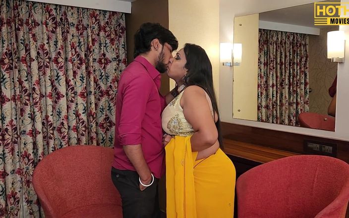 Hothit Movies: Oude dame seks in hotel met desi-jongen van een tienertijd