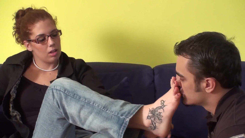 Foot Girls: Adorazione del piede 143 piedi tatuati