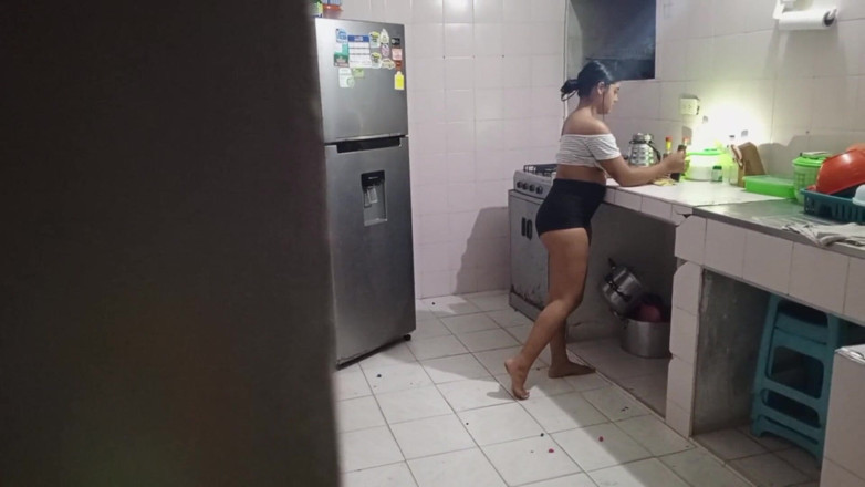 NatalyGirl: Vlog videosu: Güzel esmer üvey kız kardeşimi filme alıyorum, böylece onu...