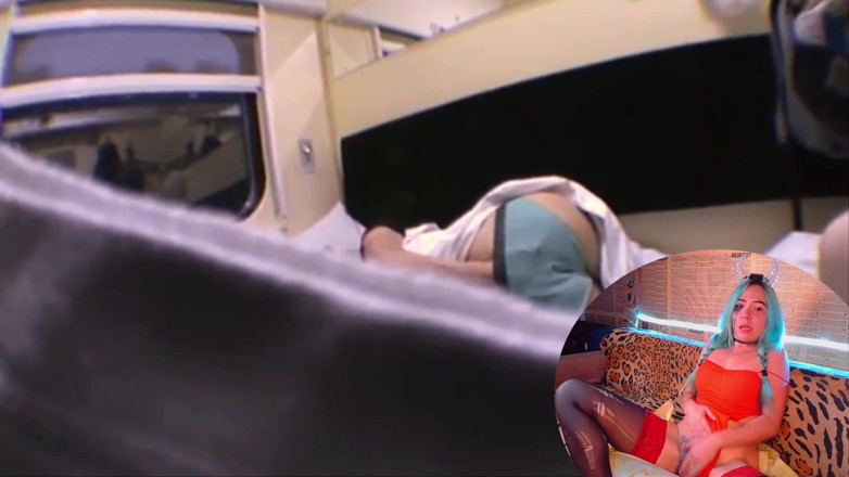 Blowjobs Alice: MILF masturbates on the train