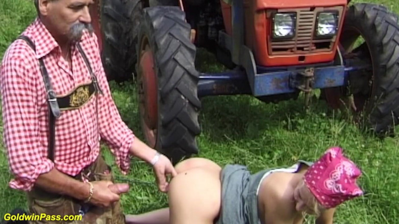 Goldwin pass: Shameless outdoor porn with stepdaughter