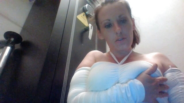 Miss Anna Foxx: Awak akan sentiasa stoke untuk saya JOI