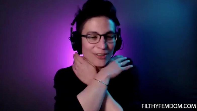 FilthyFemdom: Živý přenos s Helenou Locke s Helenou Locke