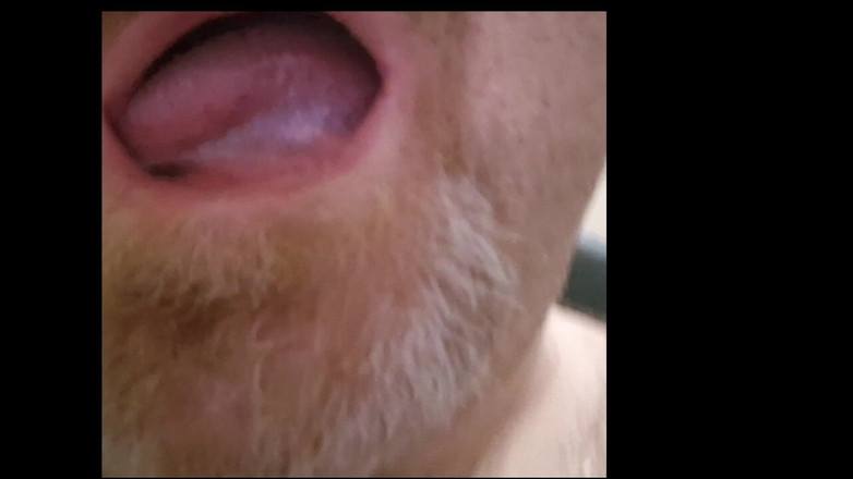 ChubbyDaddyBearLuka: Beruang Tanpa Gigi Membiarkan Kita Masuk ke Mulutnya - Fetish Mulut