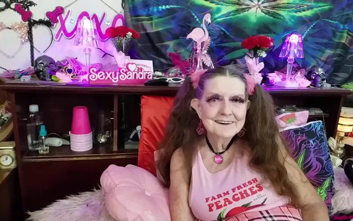 Sexy Sandra N Sir Christopher: All Natural Bimbo Granny Fuck