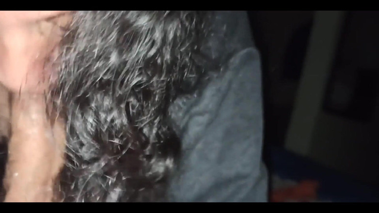 GBadBoyOfficial: मैं दोस्त के घर पर रहता हूं और उसका लंड चूसने के लिए कमरे में आता है