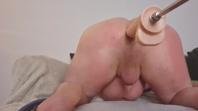 AHoleToKillFor: Ragazzo bianco grasso si fa scopare la figa dal macchinario