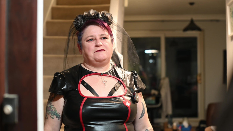 The Izars: 내 자지를 빨아주는 핫한 밀프