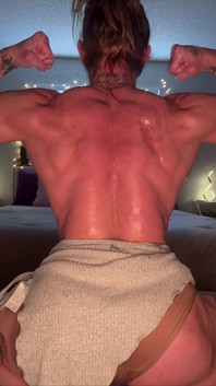 Gespierde mama flex