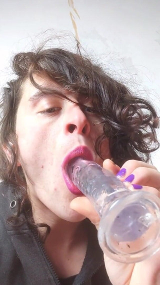 Sara B: Dildo blowjob Sara Nb