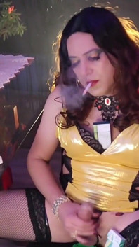 Holly in Smoking handjob mit Vs120s - Sfl287