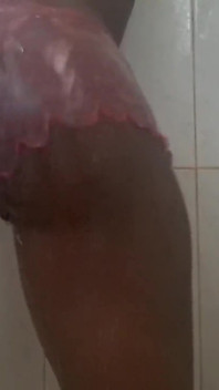 In der dusche in sexy dessous, fan-anfrage