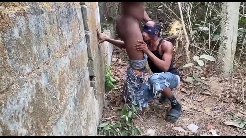 Sexypeller: Wood sex s dost silnou