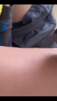 Cuckold ditipu untuk menjilat air mani sendiri