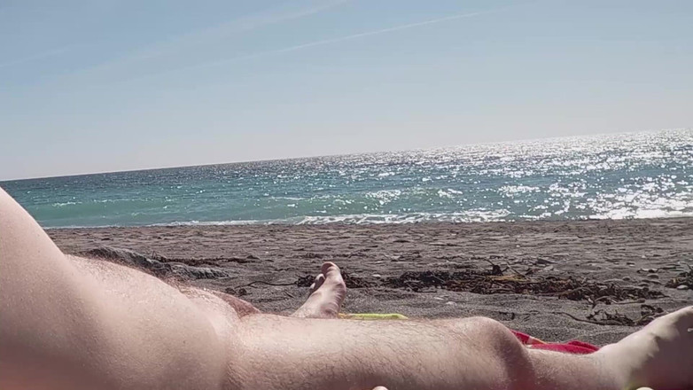 Weemando: Çıplaklar plajında ilk kez