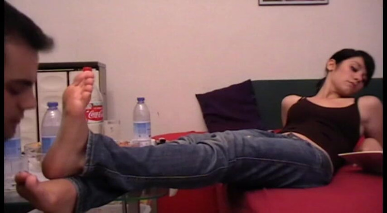 Foot Girls: Pemujaan kaki 17