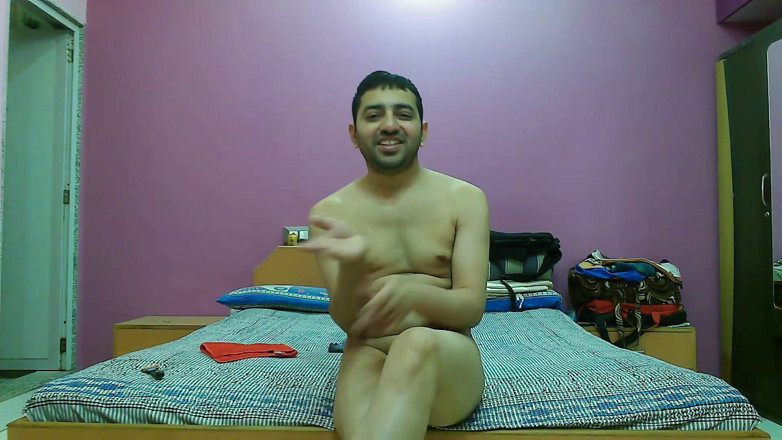 Cute & Nude Crossdresser: Гаряча сіссі-фембоя солодкий льодяник тільки в футболці і штовхає оптимку в його дупу.