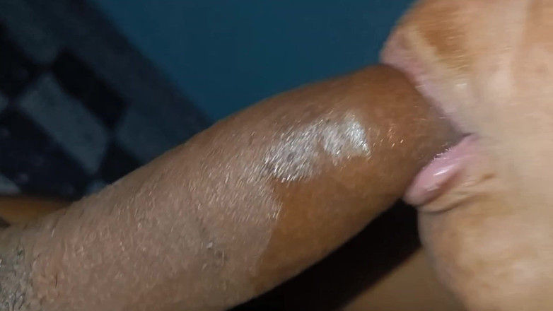 Housewife 69: Freundin lutscht schwanz ihres freundes im hotel