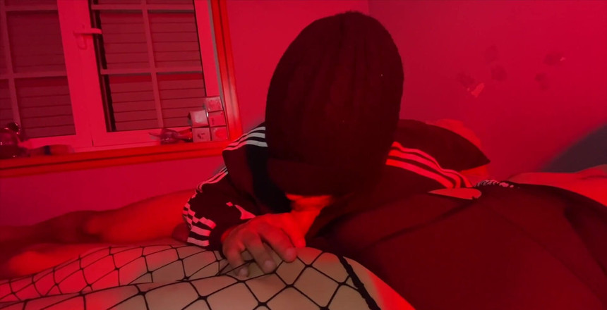 EmmaInkTrans: Eu estava chupando ele, mas pedi para ele me chupar