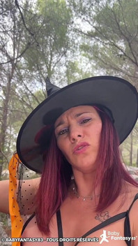 Babyfantasy83 - Mica vrăjitoare din pădure devine o adevărată curvă cu mătura ei