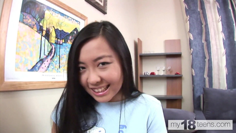 My 18 Teens: MY18TEENS - une bombasse se fait enculer et se masturber sa...