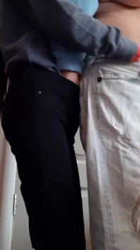 Moje přítelkyně a já se před všemi schováváme, že jsme lesbičky