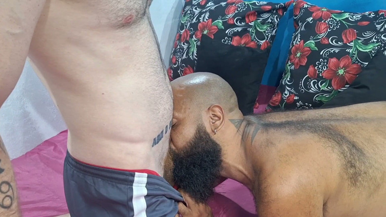 Tio Barbudo: सौतेले पापा और सौतेले बेटे ने मुझे एक साथ चोदा