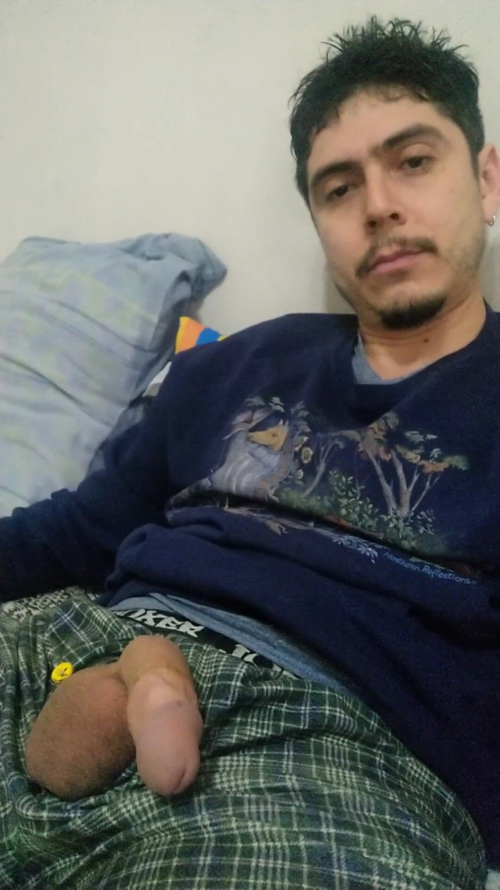 Tabasco Jake: Chico guapo mostrando polla flaca y bolas