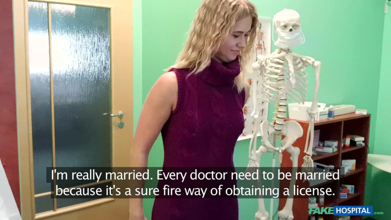Fake Hospital: Wewnętrzne kremówka dla gorącej blondynki