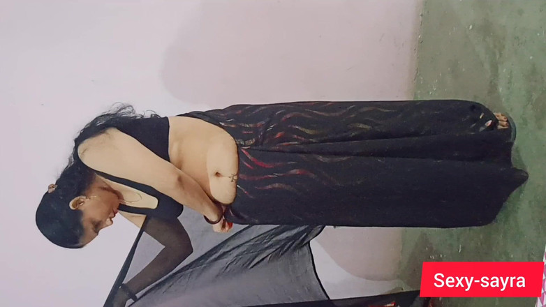 Sexy-sayra: Sayra bebe água do pênis pela primeira vez
