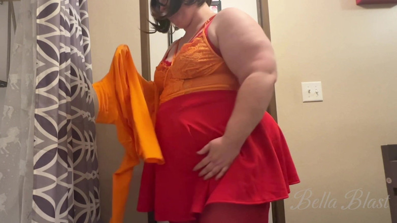 BellaBlast: Velmas Scooby Snack Stuffed Belly