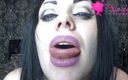 Goddess Misha Goldy: Rayuan bibir ungu