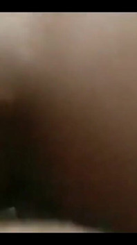 Sexy kráska tmavé pleti tvrdě šuká zezadu a křičí celé video v premium.