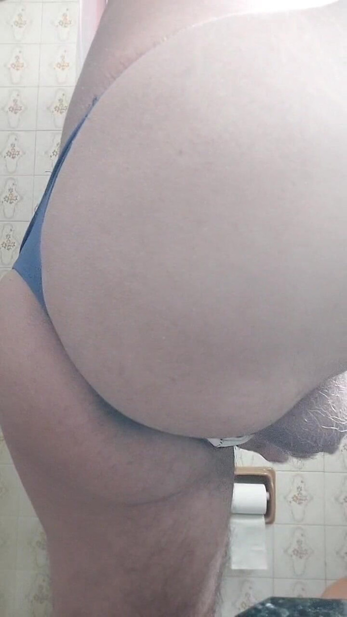 Ladysilvas: Ladysilva炫耀她的热屁股