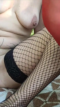 두 명의 날카로운 여성과 나