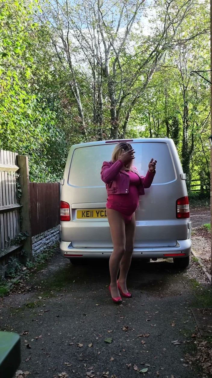 Kelly CD 2022: Sexy Crossdresser Kellycd2022 in My Pink Bodycon Dress and Heels