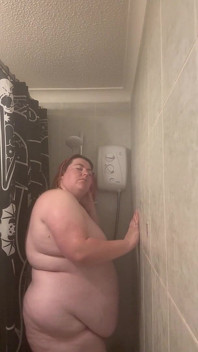 Tidak sengaja meninggalkan telepon di kamar mandi