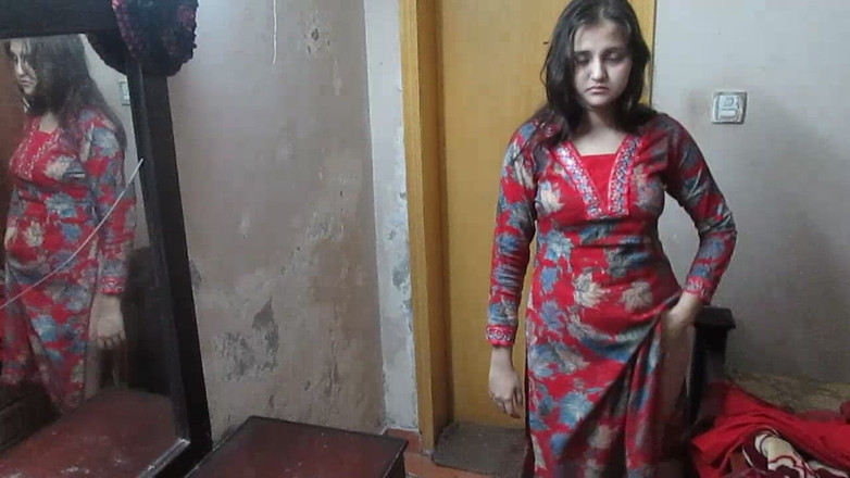 Desi Couple Sunny & Sonia: Пакистанська красуня дезі в червоній білизні для гарячого сексу