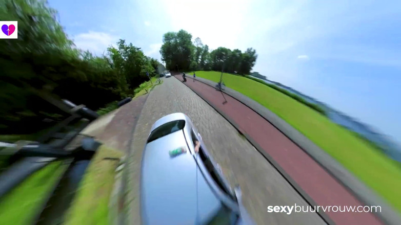 Sexy Buurvrouw: A threesome with two lesbians (Netherlands)