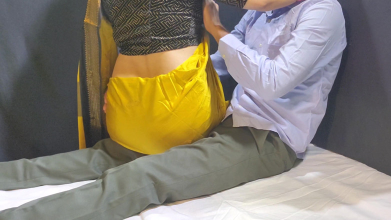 Hardcore Lover: Slut Indian Wife Hard Fingering and Fucking with Creampie