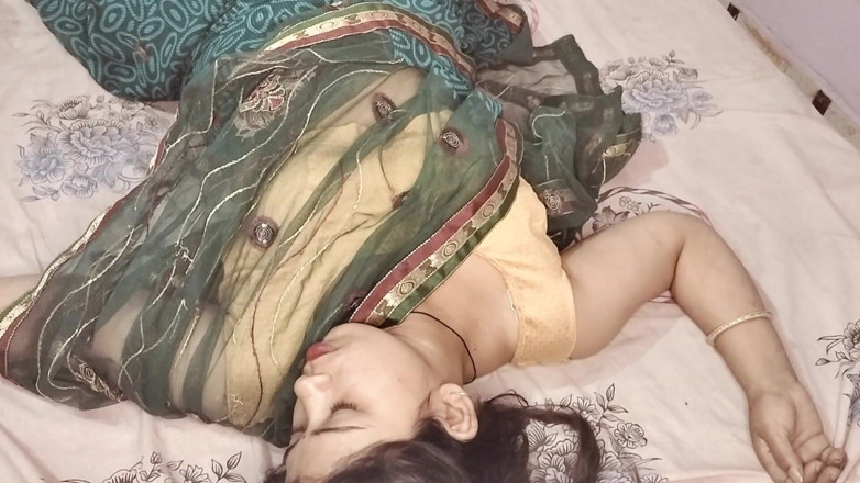 Sexy Girlfriend Girl: Strakke kut Desi Bhabhi in Saree hard geneukt door Devar...