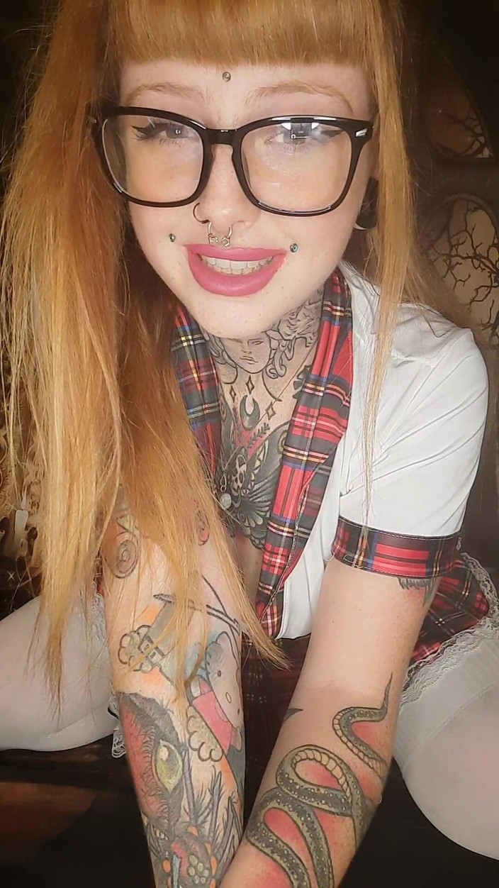 Yourfavecumslut: Гигантесса застала бывшую бойфренда сжающейся и извращающейся