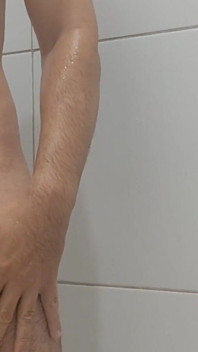 Banho De Jovem Hétero E Masturbação.