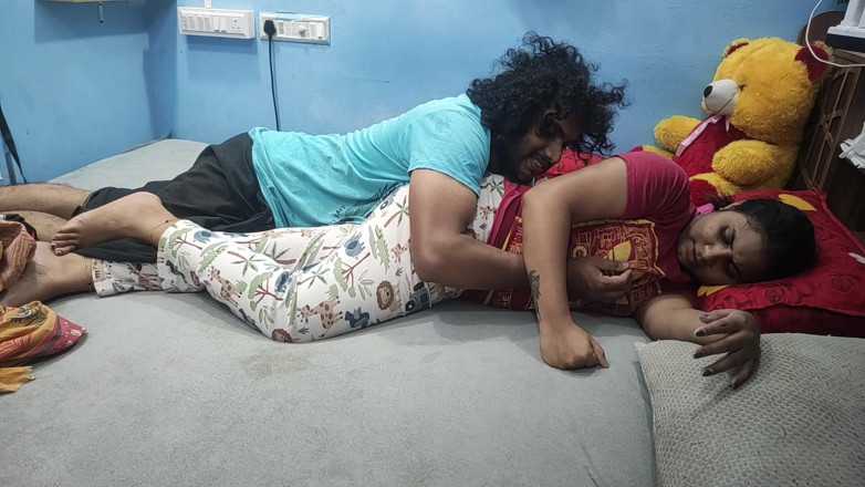 Vaishnavysharunraj: Mallu Sexy manželka Prsa saje romantiku, Indická manželka sexy prsa...